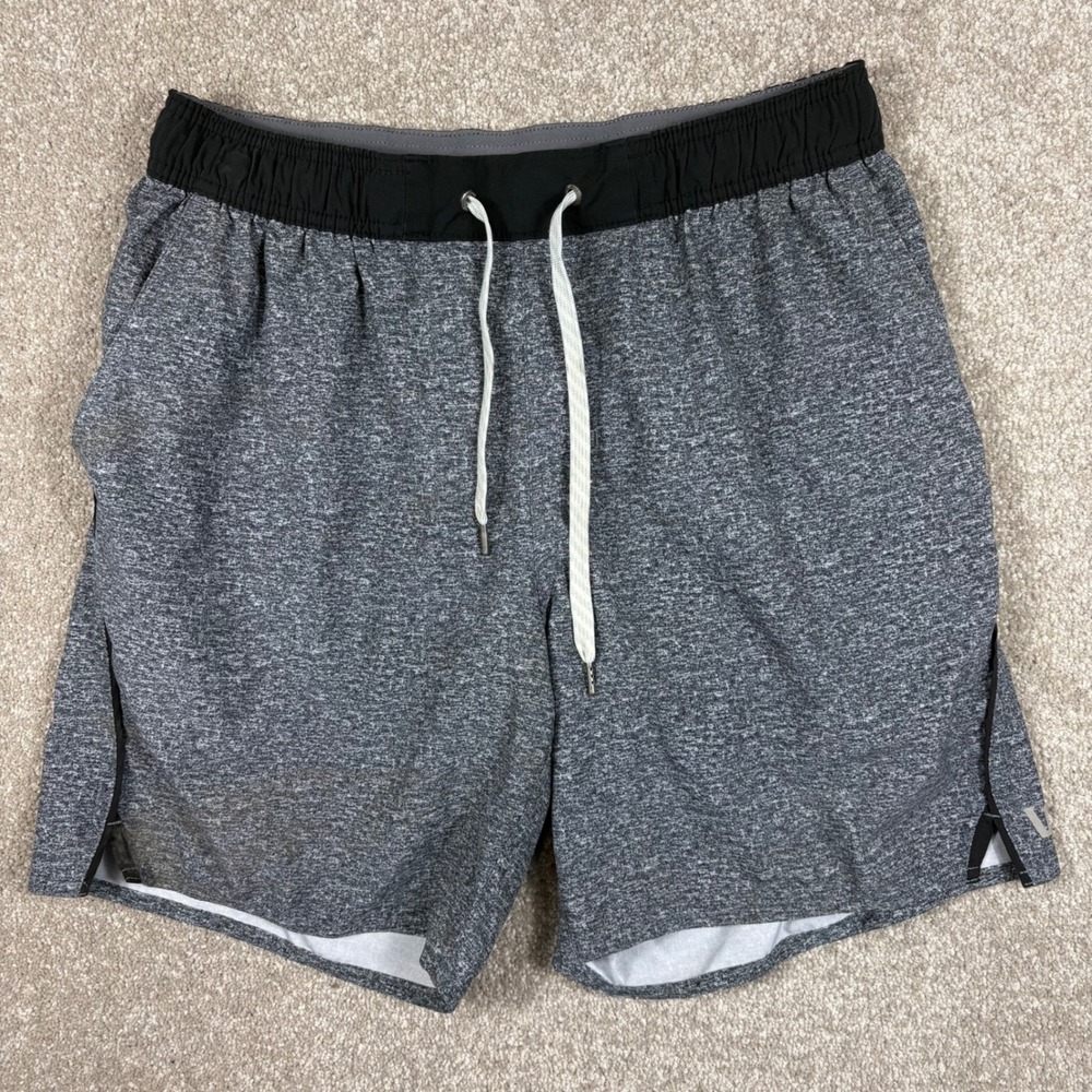 Vuori Kore Shorts Mens Medium Charcoal Heather Grey 7 Inch Inseam Lined Workout
